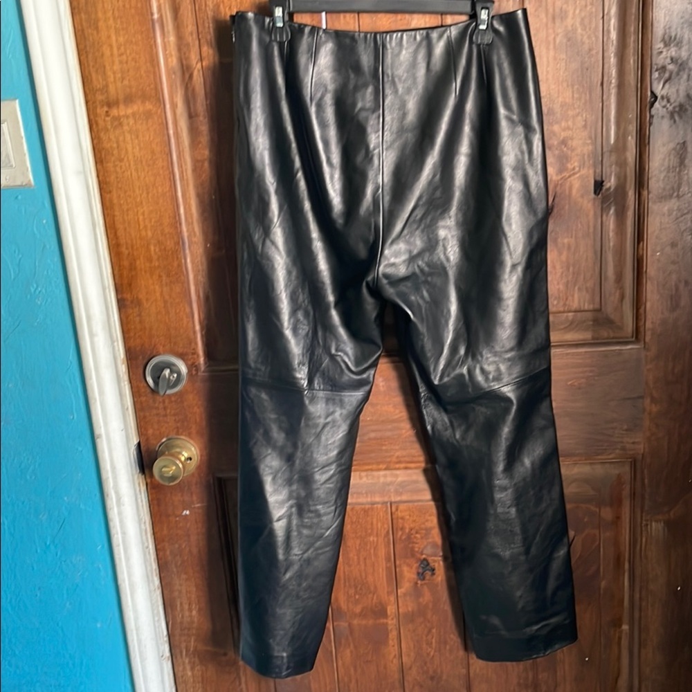 Dana Buchman Black Lambskin Leather Charlotte Straight Leg Pants: size 15 petit - Picture 7 of 8